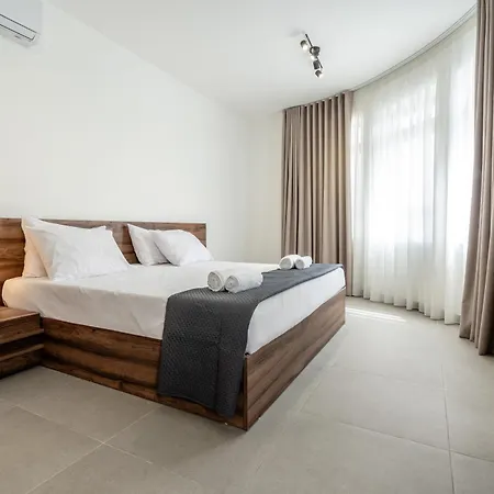 Modern & Airy 2 Bedroom In Ibragg *